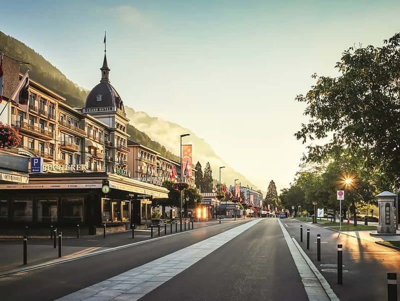 Zurich: Day Trip to Grindelwald, Interlaken & Lauterbrunnen - The guide can make a crowded schedule manageable